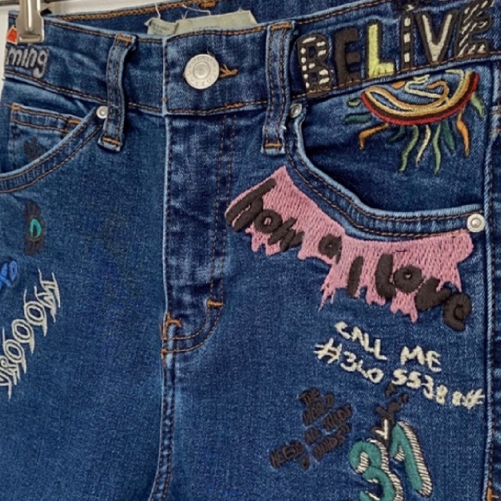 Topshop Moto Jamie scribble embroidered jeans 25